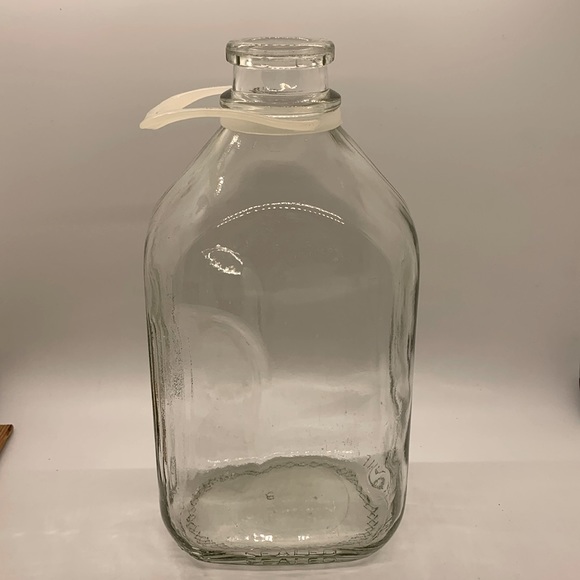 Vintage One Half Gallon glass milk bottle! - Picture 1 of 6